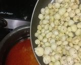 A picture of step 7 of Sindhi makhana curry.