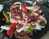 Foto del paso 4 de la receta: Chuletas a lo salvaje de papa🥩🥩