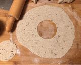 Foto del passaggio 4 della ricetta Pane Svedese - knäckebröd