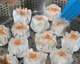 Foto langkah ke 4 dari resep Dimsum Ayam Udang - Siomay Ayam Udang lembut.