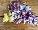 A picture of step 3 of Cauliflower curry - vegan.