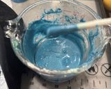 A picture of step 5 of Cake Pops with Cake Mix & Sour Cream.