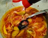 Foto langkah ke 4 dari resep Sambelan Ikan Asap Daun Kemangi.