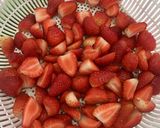 Hình bước làm 1 của món Mứt dâu tây- Strawberry Jam 🍓