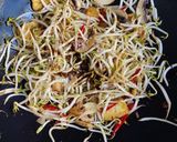 Foto langkah ke 6 dari resep Oseng Jamur Kancing Tahu Tauge.