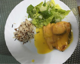 Foto del paso 7 de la receta: Salmón a la naranja con arroz de grano largo y ensalada