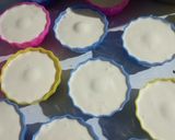 Foto langkah ke 4 dari resep Bolu susu mini blueberry.