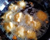 A picture of step 4 of South Indian Dahi wada.