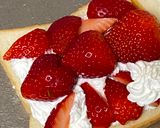 A picture of step 3 of Strawberry Sandwich.