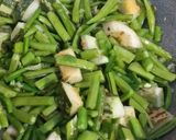 काचरे और ग्वार फली की सब्जी (kachre aur gavarfali ki sabji recipe in Hindi) रेसिपी चरण 2 फोटो