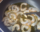 Foto del paso 7 de la receta: Fideos con chocos y langostinos
