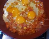 Foto del paso 4 de la receta: Perico de tomate y cebolla