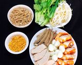 A picture of step 2 of Hu Tieu Nam Vang (Phnom Penh Noodle Soup).