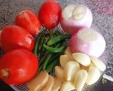 A picture of step 1 of Chili Desi chicken.