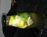 Foto del paso 2 de la receta: Agua de limón y menta aromatizada