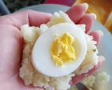 Foto del paso 3 de la receta: Bomba de Arroz con papa rellena de huevo y queso, a la pizza