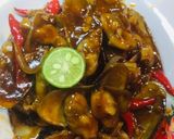 Foto langkah ke 2 dari resep Kerang saos lada hitam.