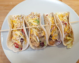 Foto del paso 3 de la receta: Tacos de pollo con salsa de yogur