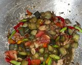 Foto langkah ke 4 dari resep Oseng Baby Cumi Terong Pete.