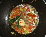 Foto langkah ke 3 dari resep Tumis Kangkung Saus Tiram.