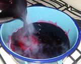 Foto del paso 8 de la receta: Panna cotta de coco con coulis de jamaica y mezcal oaxacaqueño