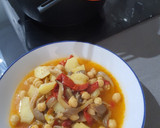 Foto del paso 3 de la receta: Garbanzos con setas y pimiento de piquillo