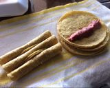 Foto del paso 2 de la receta: Flautas con carne molida cruda