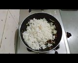 A picture of step 3 of लहसुनी राइस.