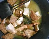 Foto langkah ke 4 dari resep Tahu tempe kuah kuning.
