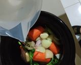 Foto langkah ke 4 dari resep Kaldu Ayam Kampung Slow Cooker.