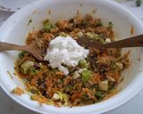 Foto del paso 10 de la receta: Ensalada con carlota, atún, dátiles y otros, con yogurt