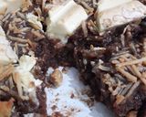Foto langkah ke 8 dari resep Melted Silverqueen Cake.