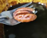 A picture of step 6 of Baked oats with pecans topping.