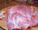 Foto del paso 3 de la receta: BONDIOLA RELLENA CON, PANCETA QUESO, Morrón, ACEITUNAS