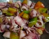 Foto langkah ke 5 dari resep Oseng cumi asin.