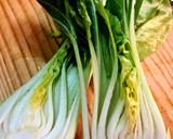 Foto del paso 1 de la receta: Pak Choi salteado con ajo y limón