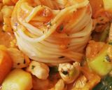 Spagetti fészek cukkinis répás csirke raguval🤗! recept fázis 5 fotója