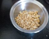 A picture of step 1 of Chana dal kheer.
