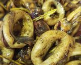 Foto langkah ke 6 dari resep Sotong masak hitam / cumi hitam.