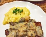 Foto langkah ke 5 dari resep Wagyu Beef Steak with Mushroom Sauce.