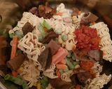 A picture of step 1 of Noddle and lettuce.
