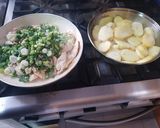 Foto del paso 3 de la receta: Pollo al verdeo plus con papas a la crema