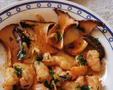 Foto del paso 6 de la receta: Langostinos y setas Eryngii al ajillo