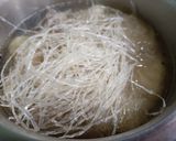 Hình bước làm 3 của món Canh súp lơ sườn heo nấu miến