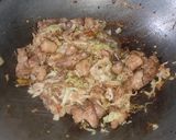 รูปขั้นตอนการทำที่ 5 ของ ผัดกะหล่ำปลีหมูวุ้นเส้น