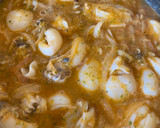 Foto del paso 5 de la receta: Chipirones / sepia encebollada (picante)