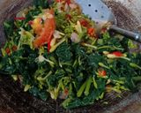 Foto langkah ke 7 dari resep Oseng daun dan bunga pepaya gantung.