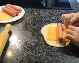 Foto del paso 4 de la receta: Panecillos rellenos (Frankfurt y cheddar)