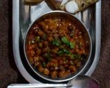 A picture of step 3 of Spicy chana.
