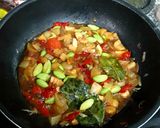Foto langkah ke 3 dari resep Kikil pete bumbu kecap.